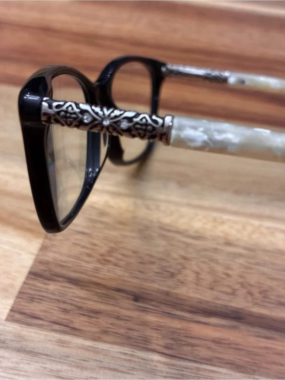 XOXO Eyeglasses Glasses Frames Barcelona Jet Cat Eye Black Pearl White 52-16-135